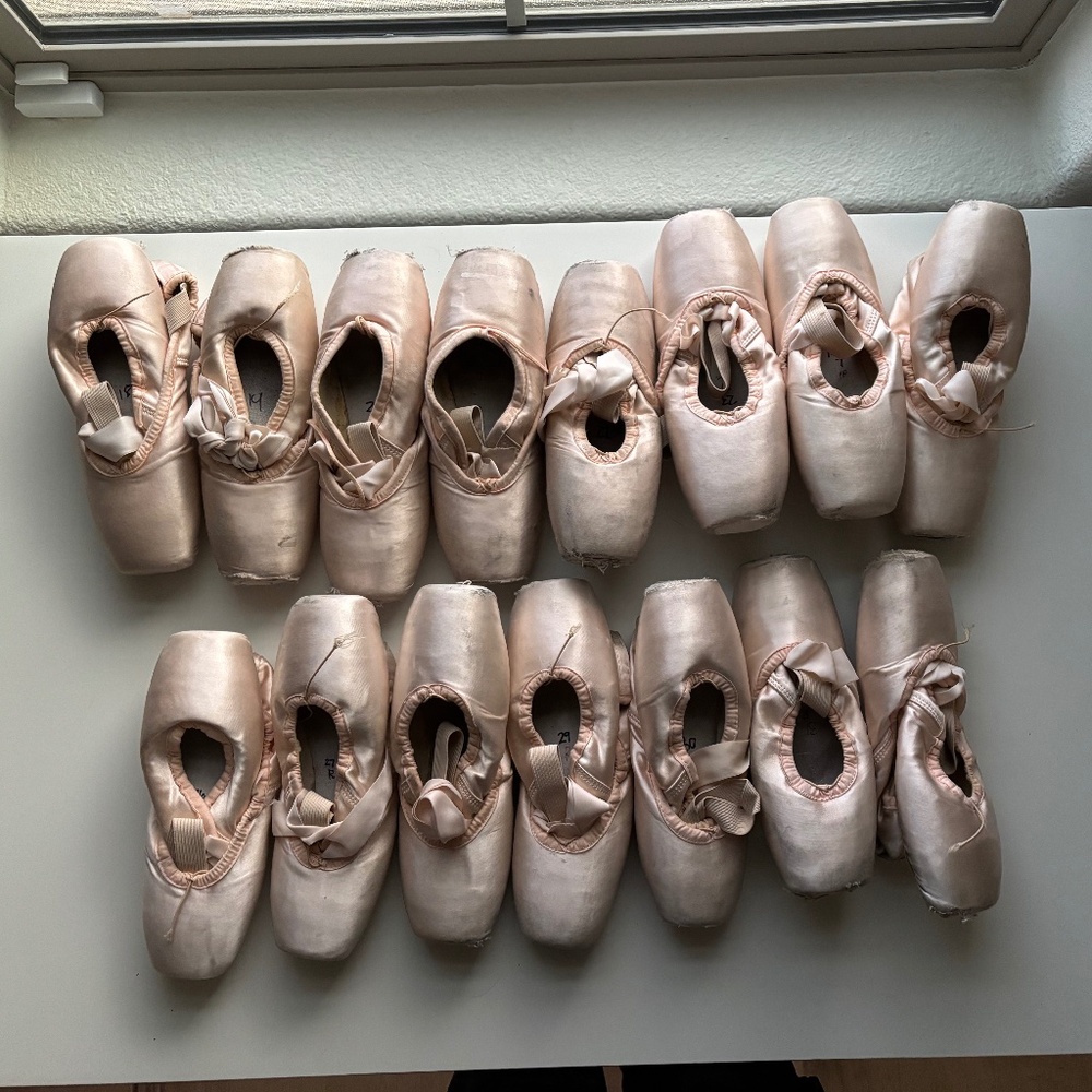 Used Pointe Shoes - Suffolk (Listing for one pair)